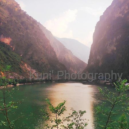 Tirthan Grand Riverside Banjār Eksteriør bilde