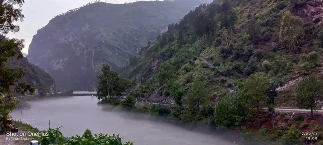 Tirthan Grand Riverside Banjār Eksteriør bilde