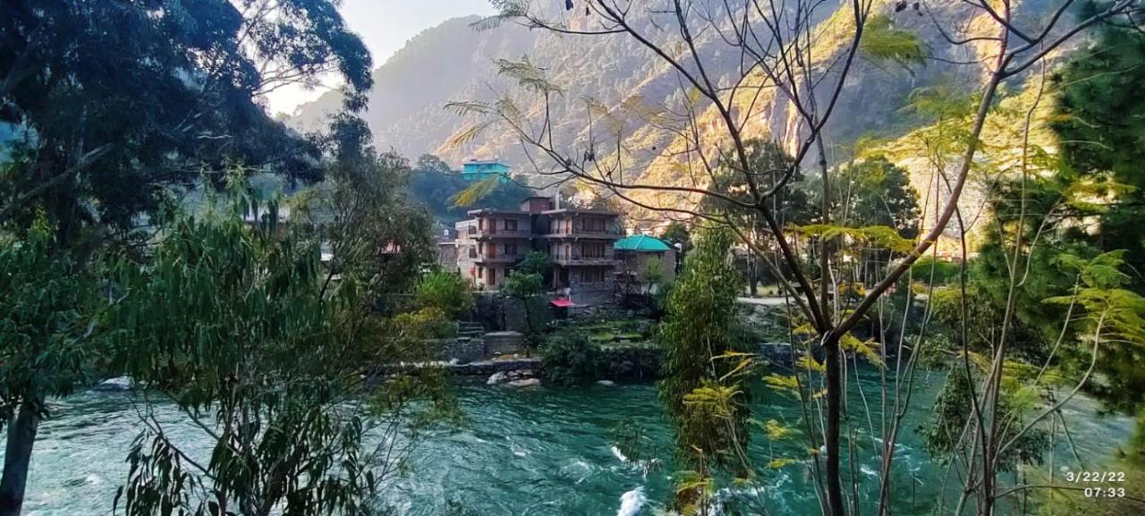 Tirthan Grand Riverside Banjār Eksteriør bilde