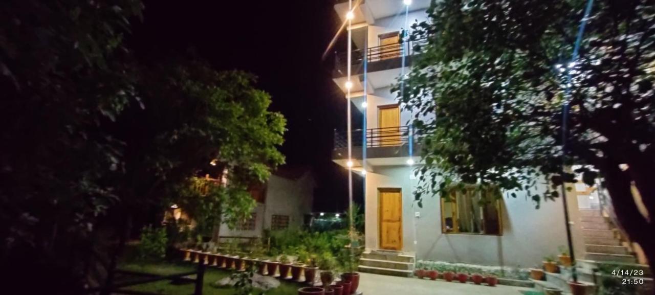 Tirthan Grand Riverside Banjār Eksteriør bilde