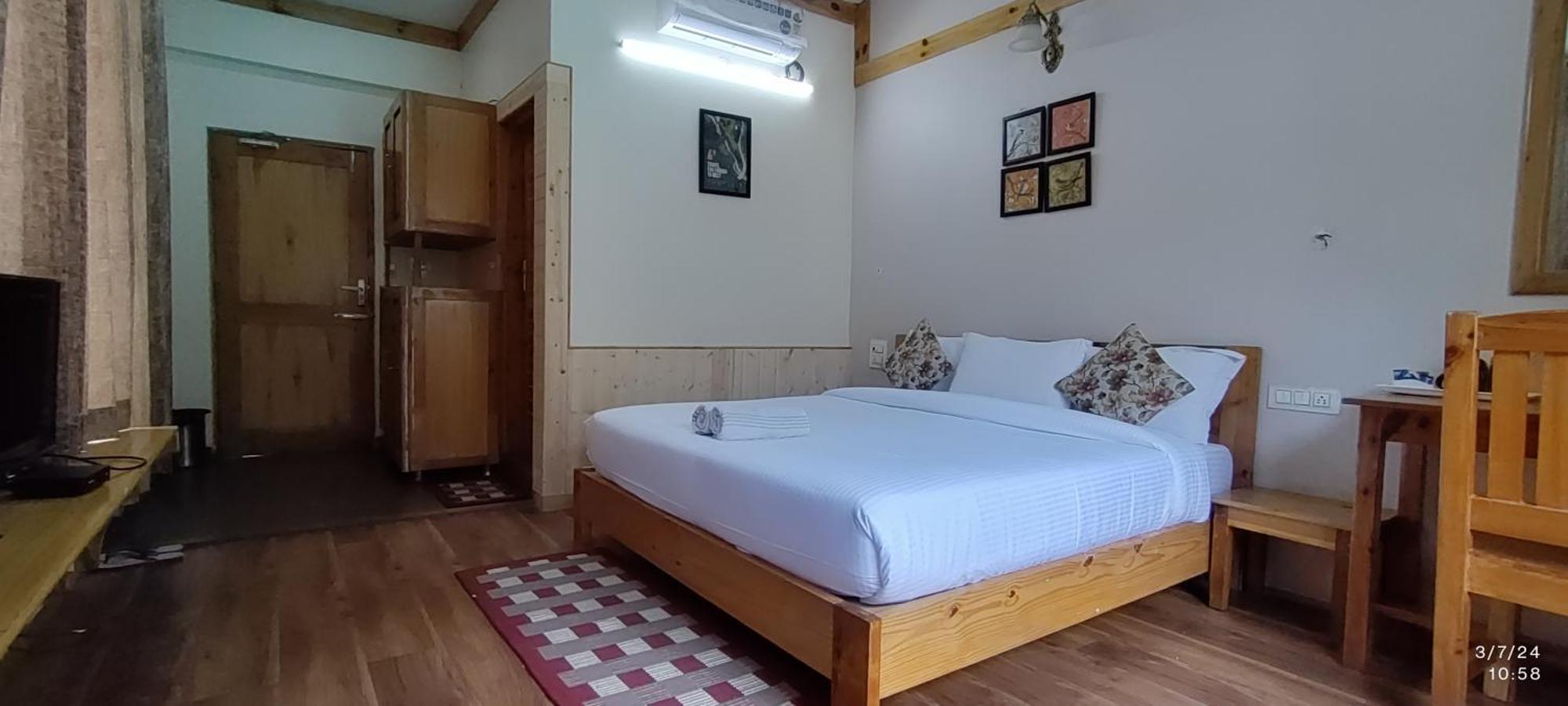 Tirthan Grand Riverside Banjār Eksteriør bilde