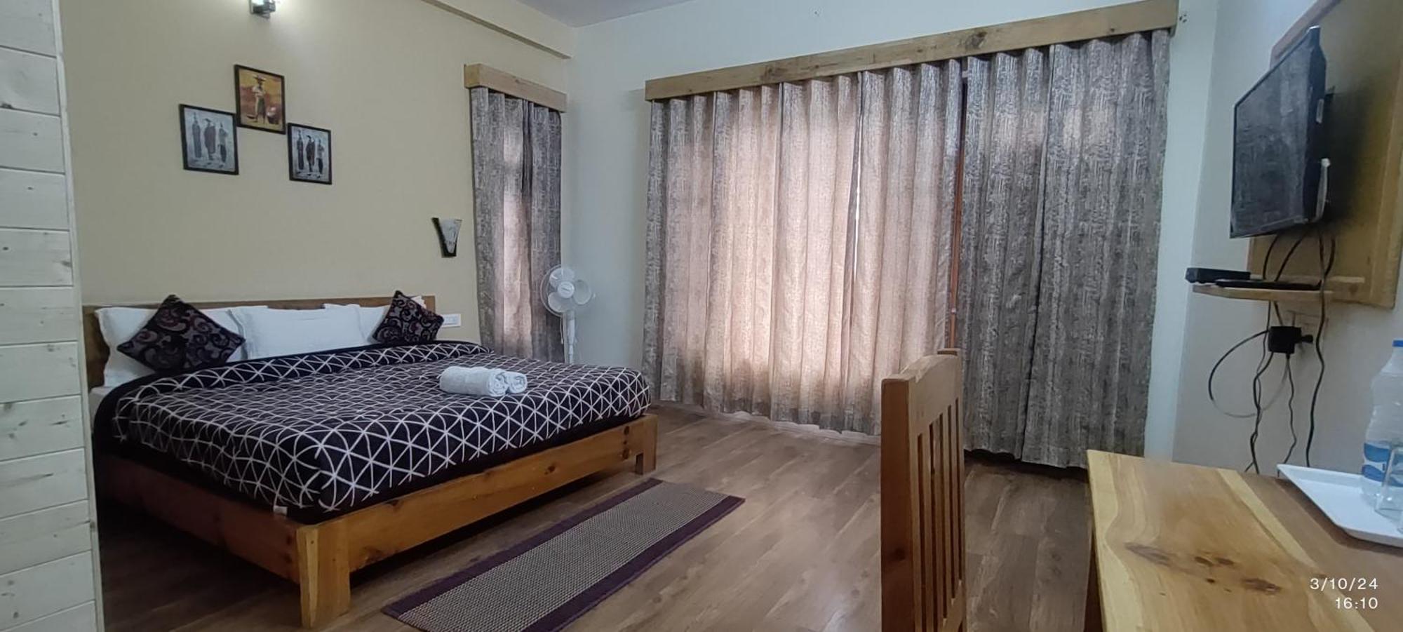 Tirthan Grand Riverside Banjār Eksteriør bilde