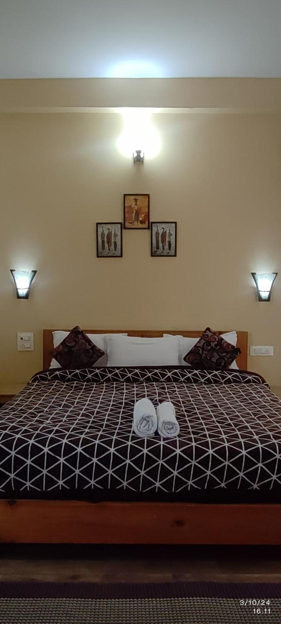 Tirthan Grand Riverside Banjār Eksteriør bilde