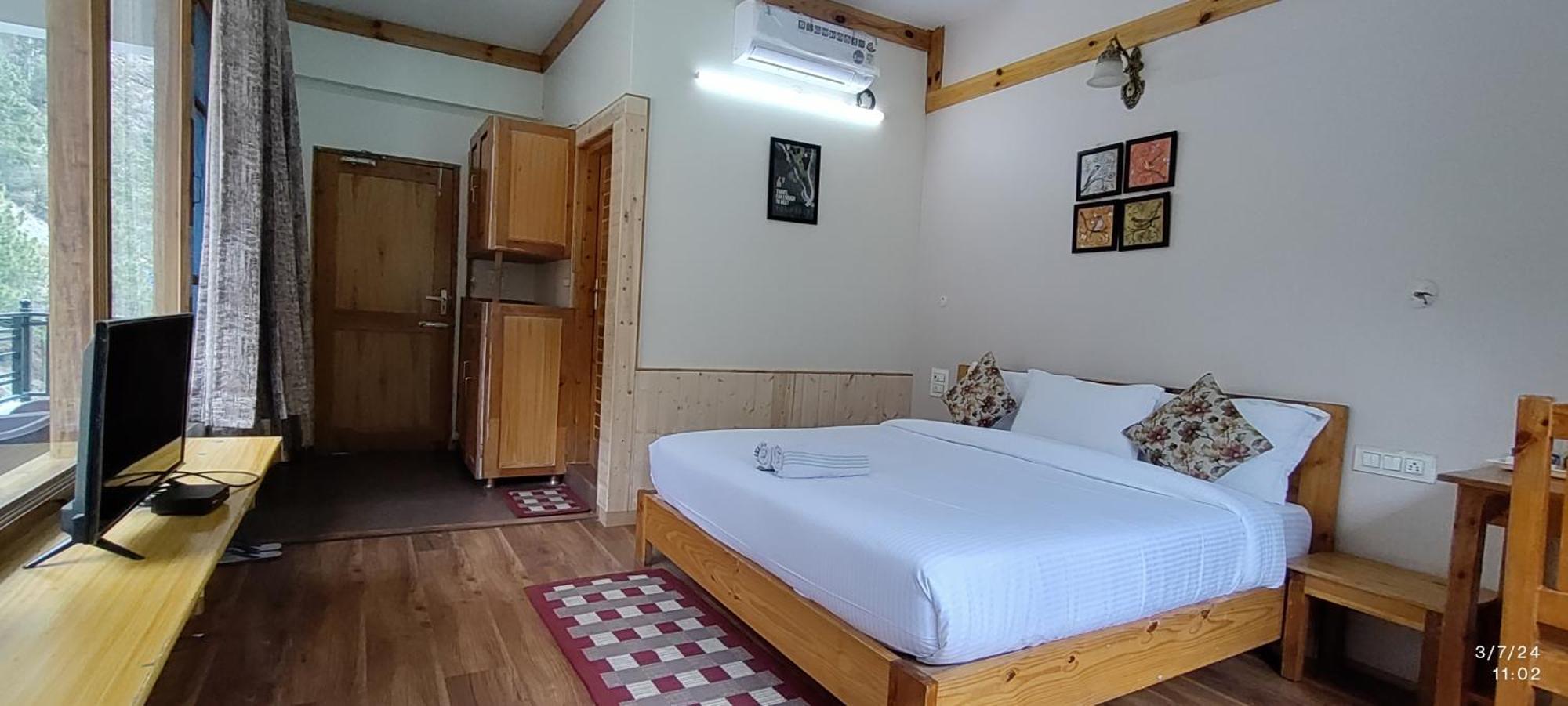 Tirthan Grand Riverside Banjār Eksteriør bilde