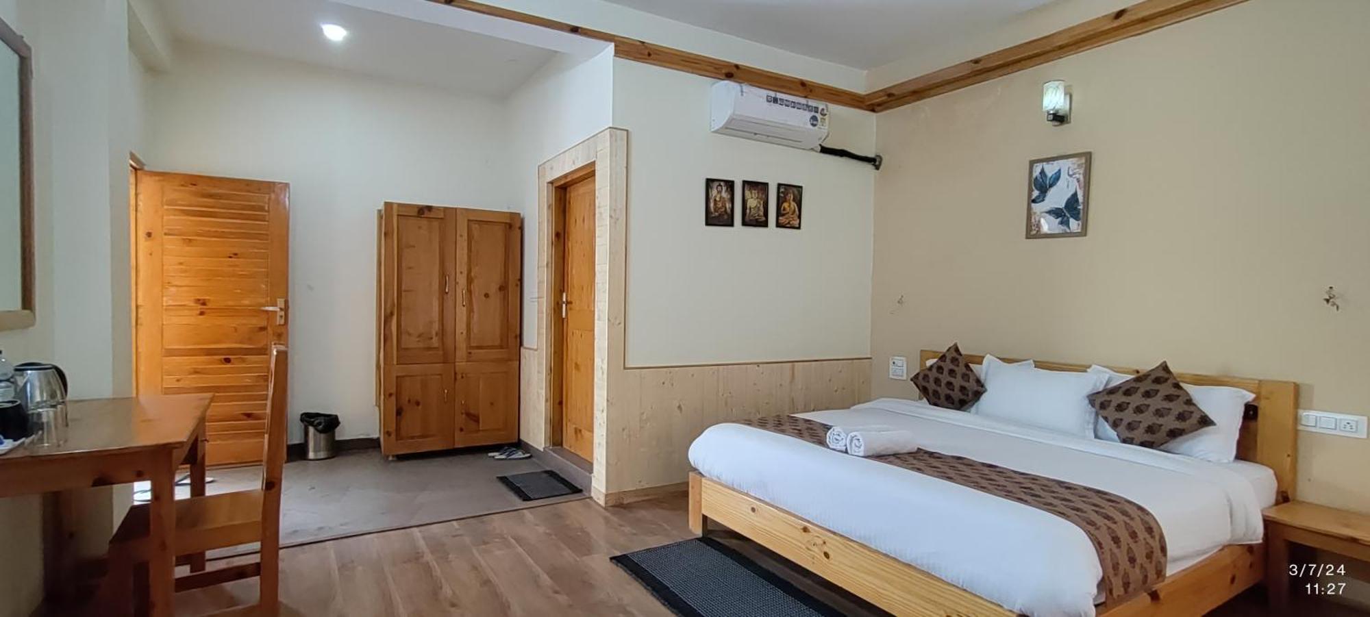 Tirthan Grand Riverside Banjār Eksteriør bilde
