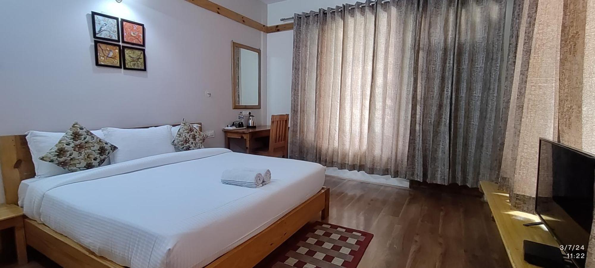 Tirthan Grand Riverside Banjār Eksteriør bilde