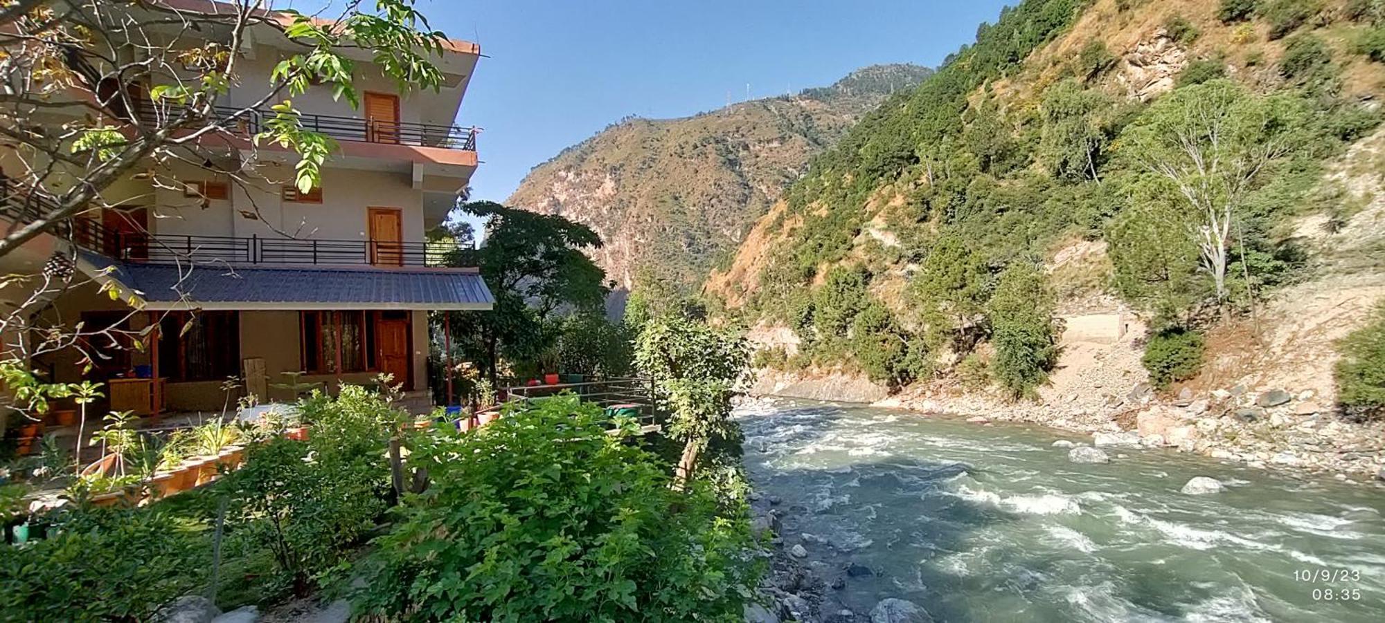 Tirthan Grand Riverside Banjār Eksteriør bilde